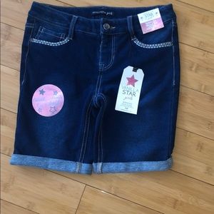 Bermuda Regular Rise Vanilla Star girls shorts